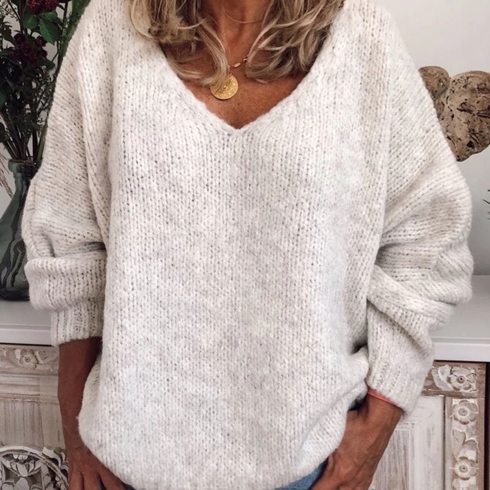 ❤️Solid white long sleeve sweater